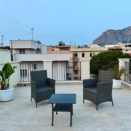 Terrasini Center Apartments Bagian luar foto
