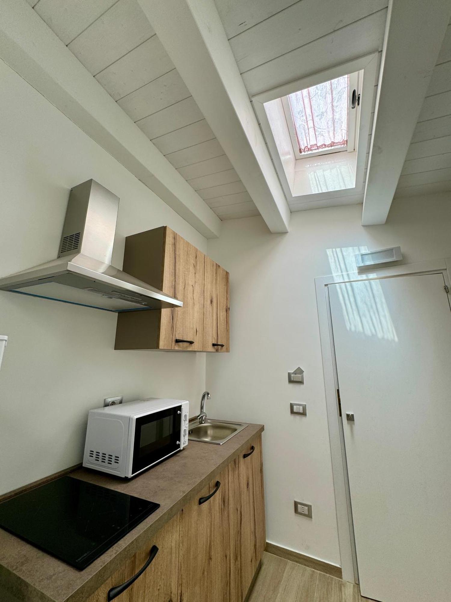 Terrasini Center Apartments Bagian luar foto