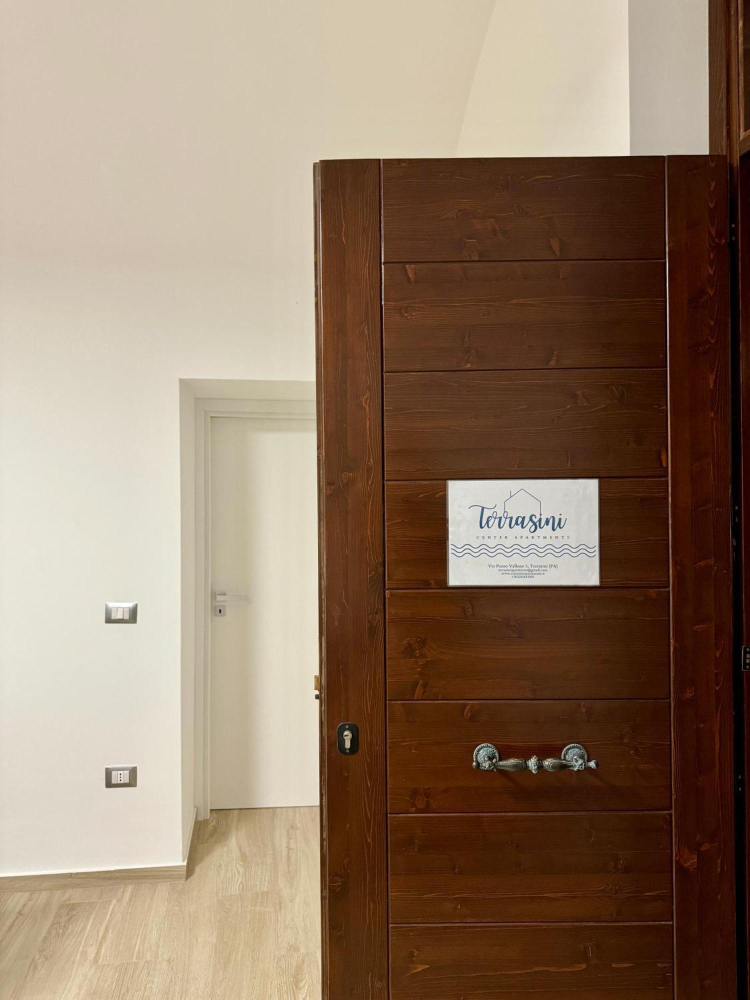 Terrasini Center Apartments Bagian luar foto
