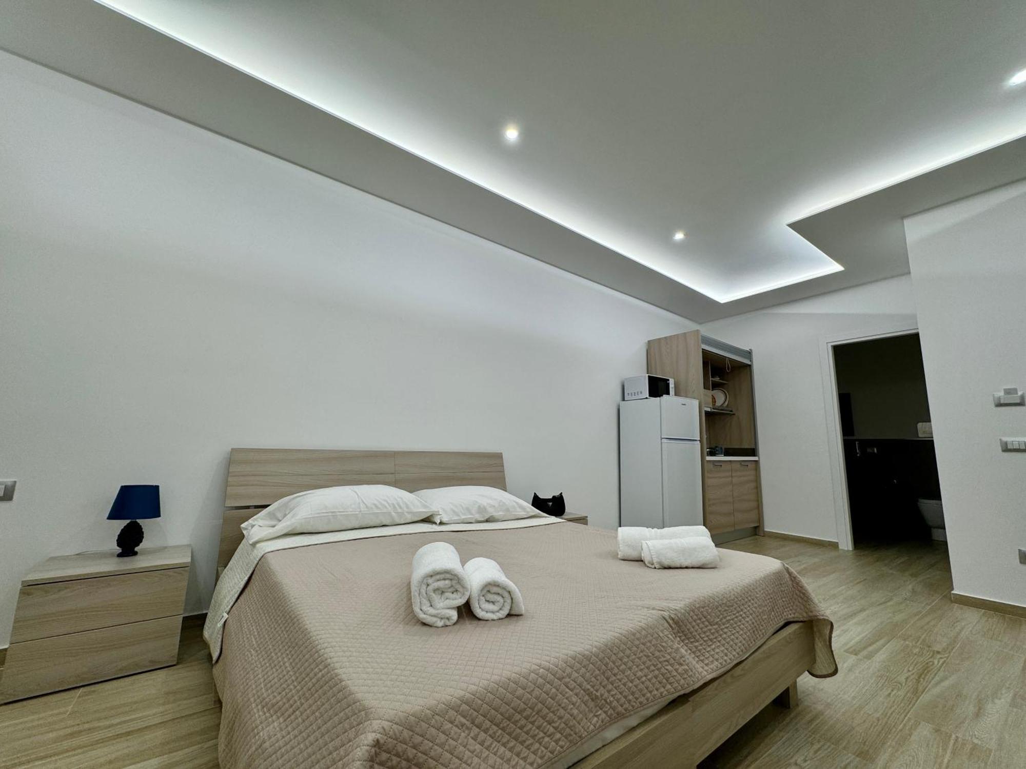 Terrasini Center Apartments Bagian luar foto
